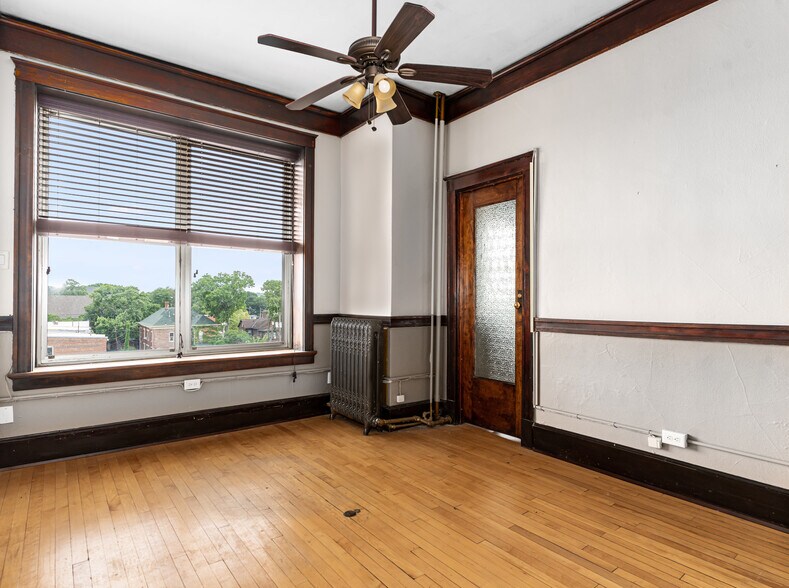 More Photos Of 628-630 Columbus St, Ottawa Loft Creative Space For Sale