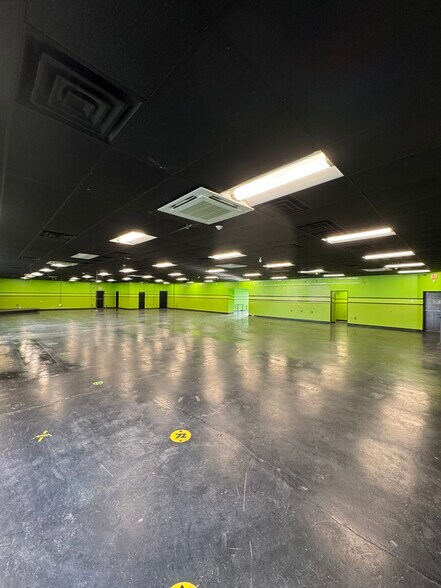 More Photos Of 611 Dutchess Tpke, Poughkeepsie Freestanding For Lease