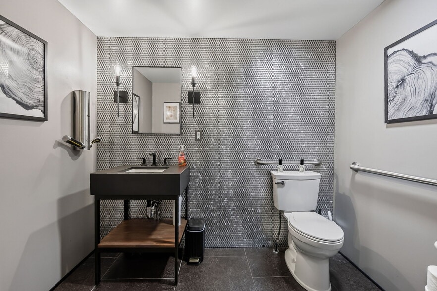 More Photos Of 383 Park Ave, Rochester Office Residential For Sale