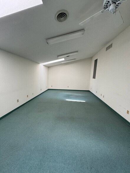 More Photos Of 70 W Streetsboro Rd, Hudson Self Storage For Lease