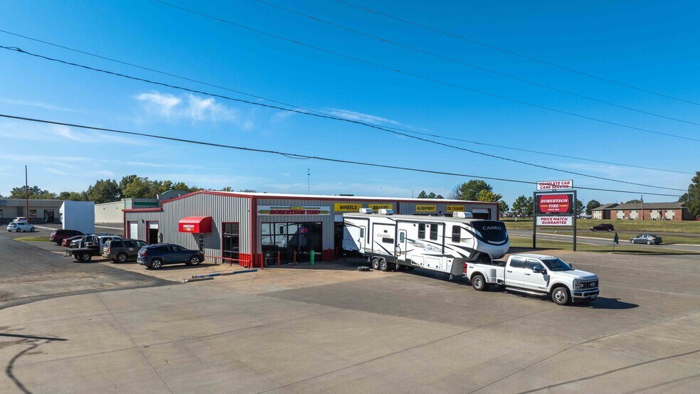 Primary Photo Of 1004 W Gentry Ave, Checotah Auto Repair For Sale