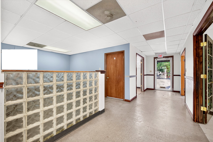 More Photos Of 3913 N Keystone Ave, Indianapolis Office For Sale