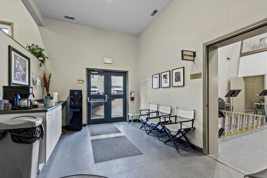 More Photos Of 4700 Northwest Plaza West Dr, Zionsville Loft Creative Space For Lease