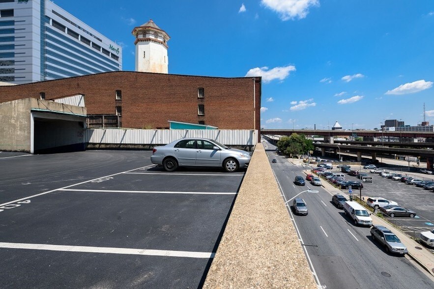More Photos Of 310-314 Guilford Ave, Baltimore Parking Garage For Sale