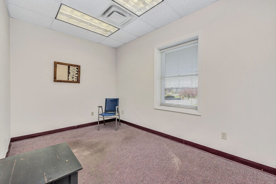 More Photos Of 860 NW Washington Blvd, Hamilton Medical For Lease