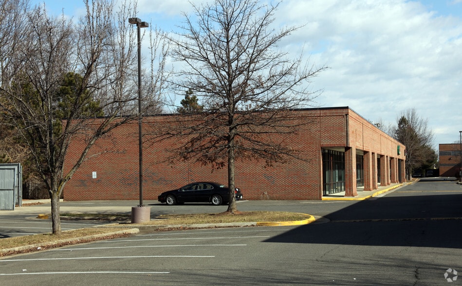 More Photos Of 13550 Minnieville rd, Woodbridge Unknown For Lease