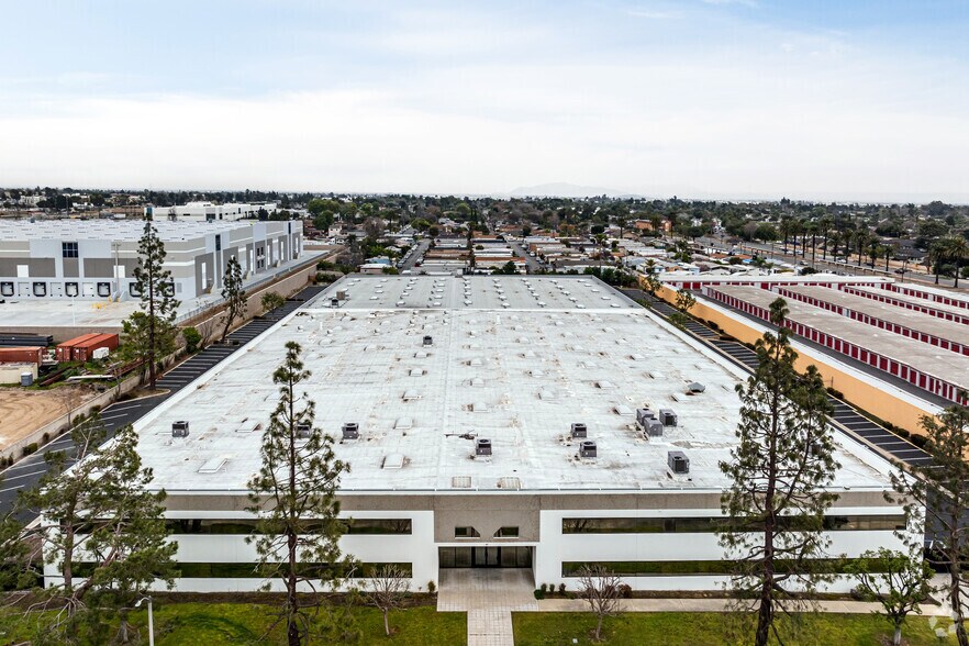 More Photos Of 611 S Palmetto Ave, Ontario Warehouse For Lease