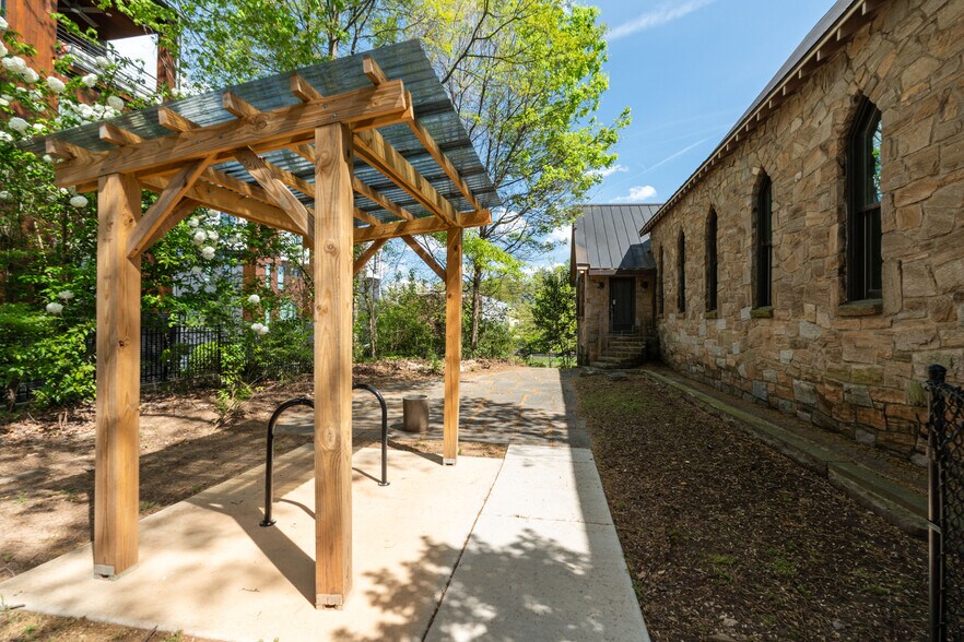 More Photos Of 208 St Marys St, Raleigh Loft Creative Space For Lease