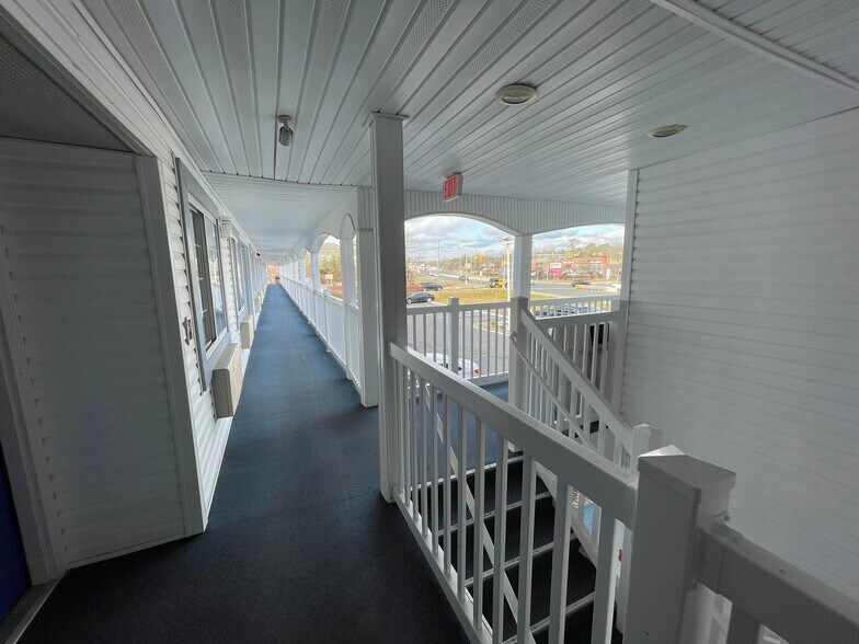 More Photos Of 633 White Horse Pike, Absecon Hotel For Sale