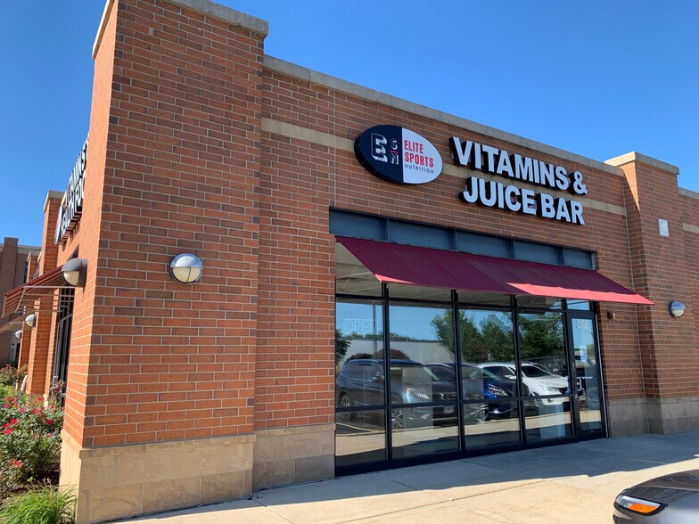 More Photos Of 2302-2320 Esplanade Dr, Algonquin Storefront For Lease