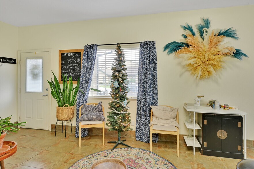 More Photos Of 1633 Starr Dr, Yuba City Service For Sale