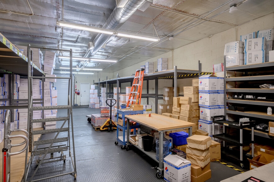 More Photos Of 3210 N San Fernando Blvd, Burbank Warehouse For Sale