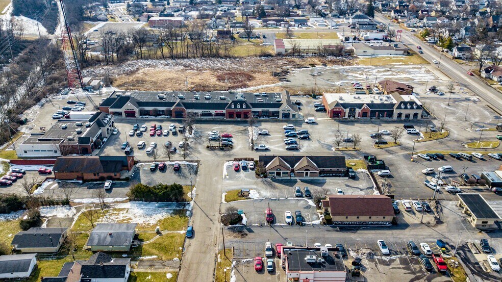 More Photos Of 2200 N Limestone St, Springfield Unknown For Lease