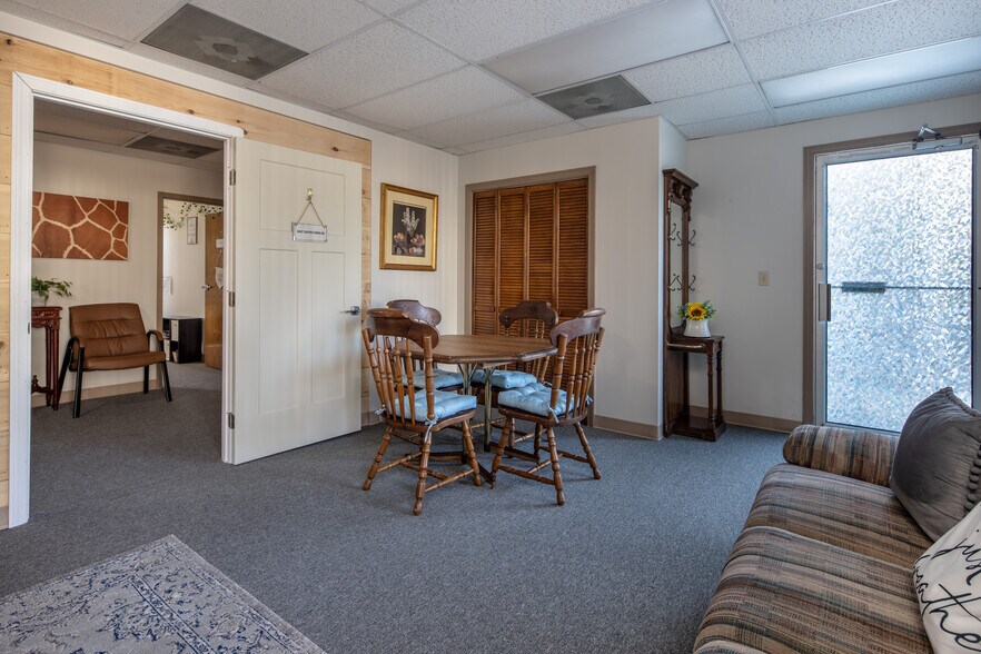 More Photos Of 74 Faunce Corner Rd, Dartmouth Office For Sale