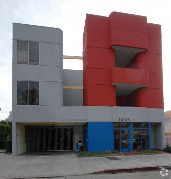 Primary Photo Of 11336 Camarillo St, Toluca Lake Office For Sale