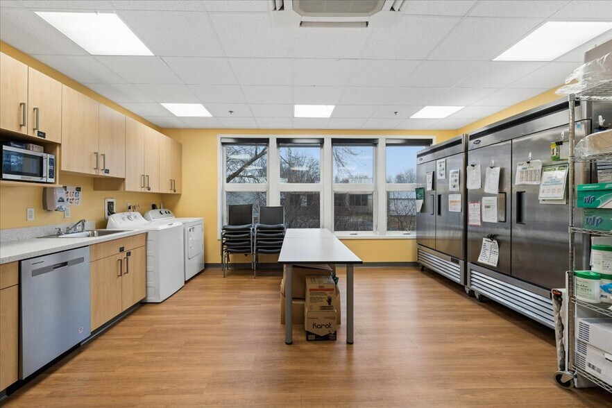 More Photos Of 443 W Lowell Ave, Haverhill Office For Sale