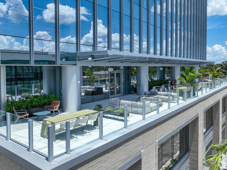 More Photos Of 3725 W Grace St, Tampa Unknown For Lease