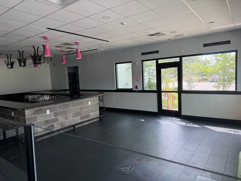 More Photos Of 5320 N Orange Blossom Trl, Orlando Restaurant For Sale