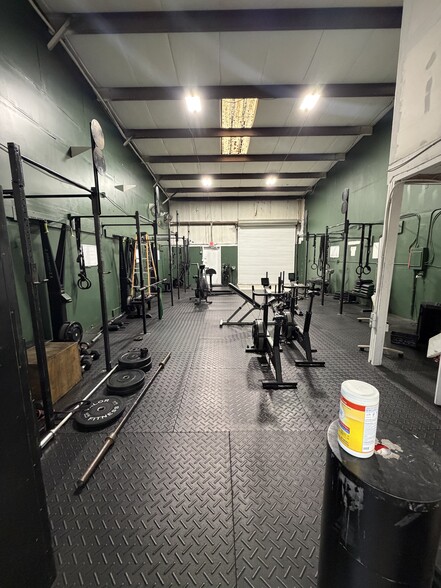 More Photos Of 705 Live Oak St, Tarpon Springs Warehouse For Lease