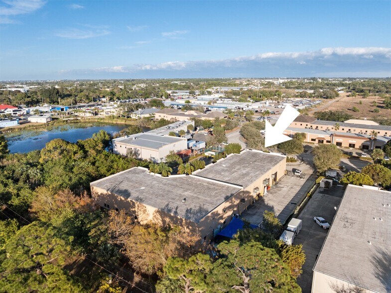 More Photos Of 2580-2590 SE Willoughby Blvd, Stuart Warehouse For Sale