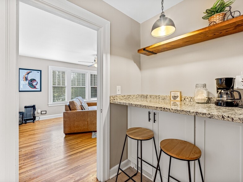 More Photos Of 1029 Patton St, Hendersonville Apartments For Sale