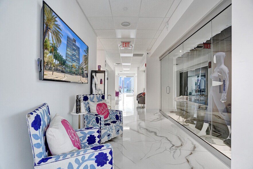 More Photos Of 18851 NE 29th Ave, Aventura Office For Lease