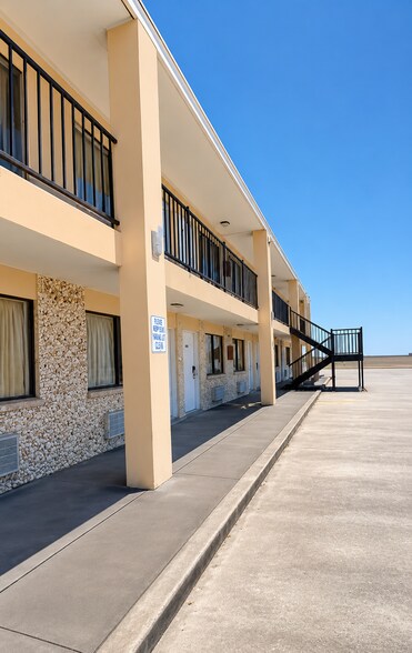 More Photos Of 2225 US-77, Robstown Hotel For Sale