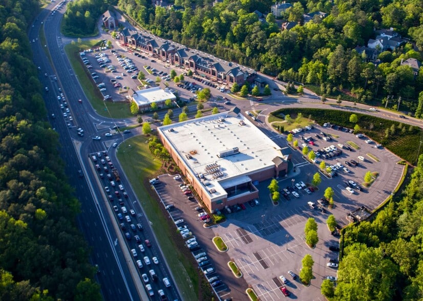Primary Photo Of 2800 Cahaba Village Plz, Mountain Brook Apartments For Lease