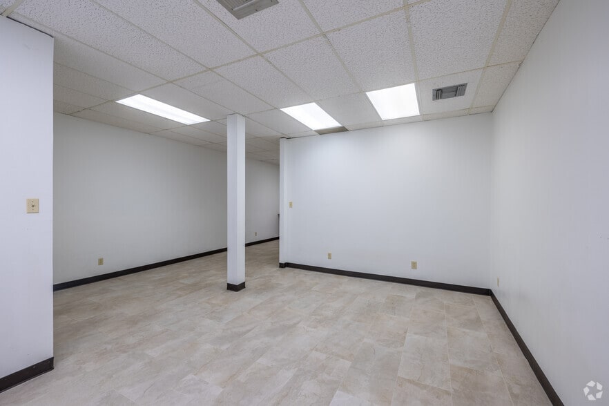 More Photos Of 6720 Sands Point Dr, Houston Office For Lease