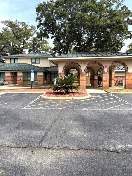 Primary Photo Of 4531 N Davis Hwy, Pensacola Medical For Lease