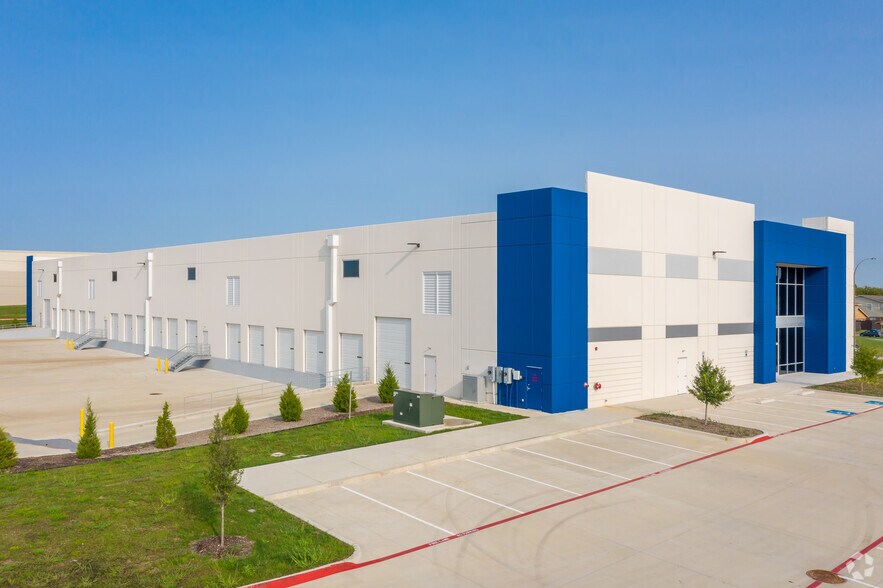 More Photos Of 2300 Arbrook Blvd, Arlington Unknown For Lease