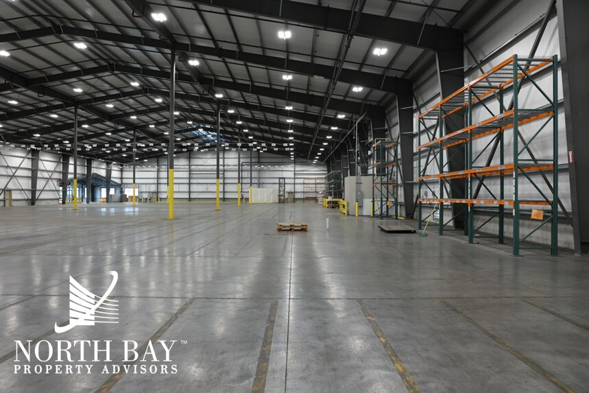 More Photos Of 3300 N Laughlin Rd, Santa Rosa Warehouse For Lease
