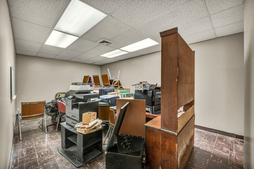 More Photos Of 15715 Libby Rd, Maple Heights General Retail For Sale