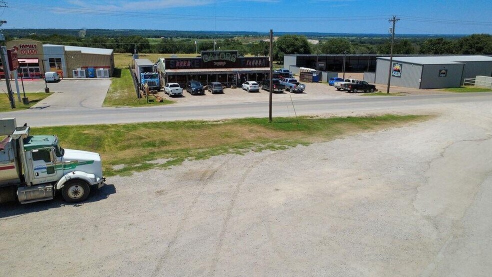 More Photos Of 5080-5090 Tin Top Rd, Weatherford Restaurant For Sale