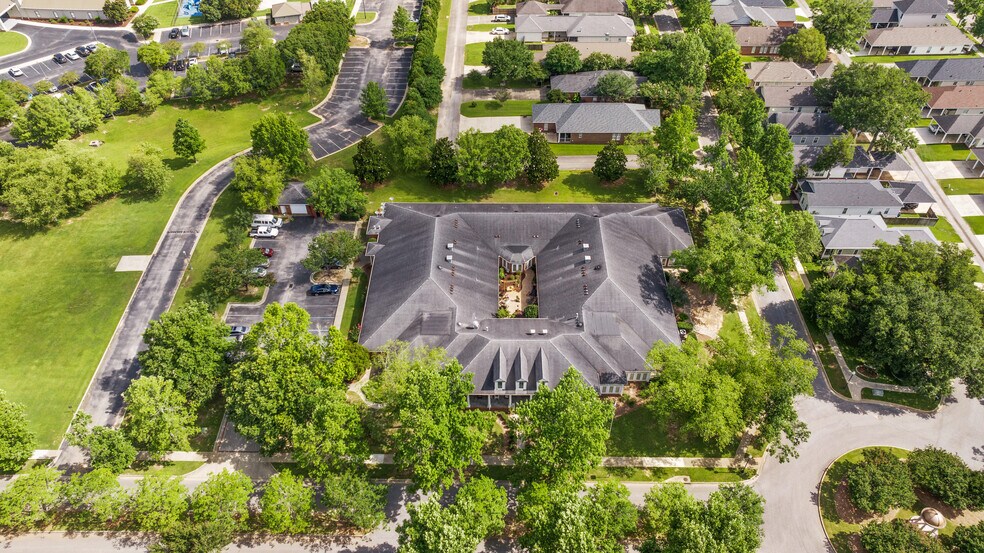 More Photos Of 10171 Papa George St, Daphne Congregate Senior Housing For Lease