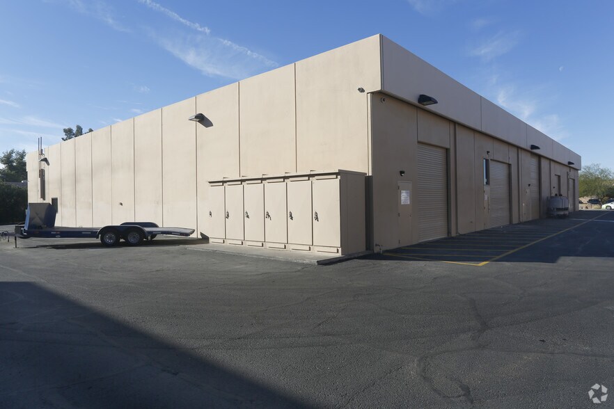 More Photos Of 329 S Rockford Dr, Tempe Warehouse For Lease