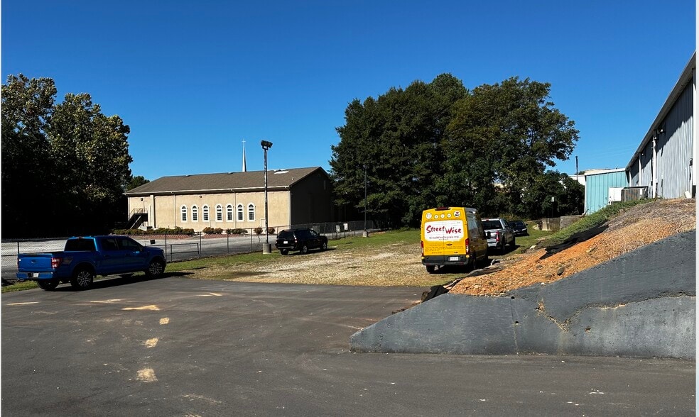 More Photos Of 139 New Hope Rd, Lawrenceville Warehouse For Sale