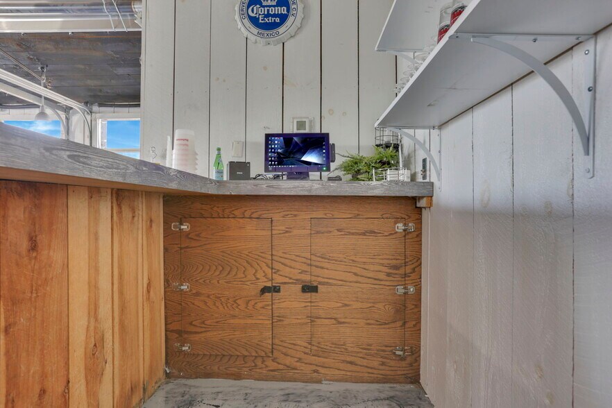 More Photos Of 1122 Hebron Rd, Heath Restaurant For Sale