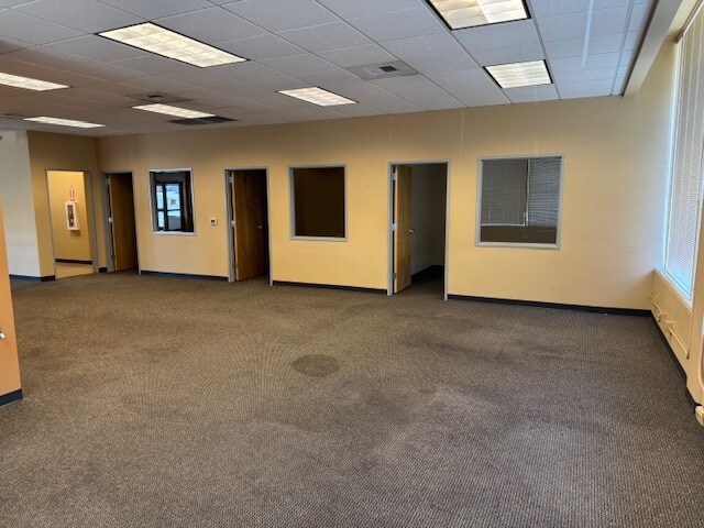 More Photos Of 825 S Center St, Tacoma Office For Lease