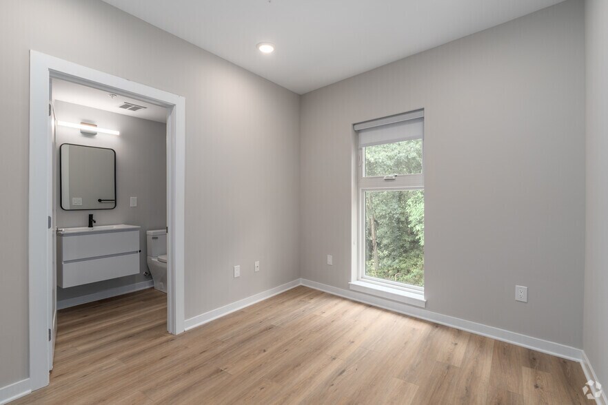 More Photos Of 3515 Midvale Ave, Philadelphia Apartments For Lease