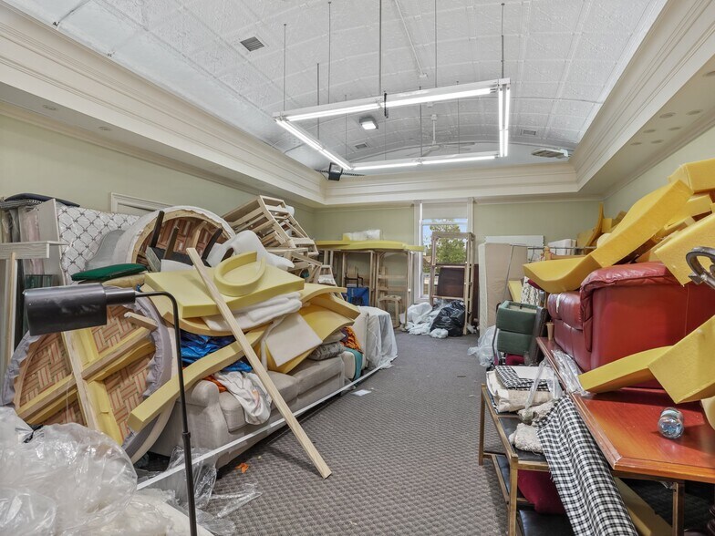 More Photos Of 253-259 Mill St, Greenwich General Retail For Lease