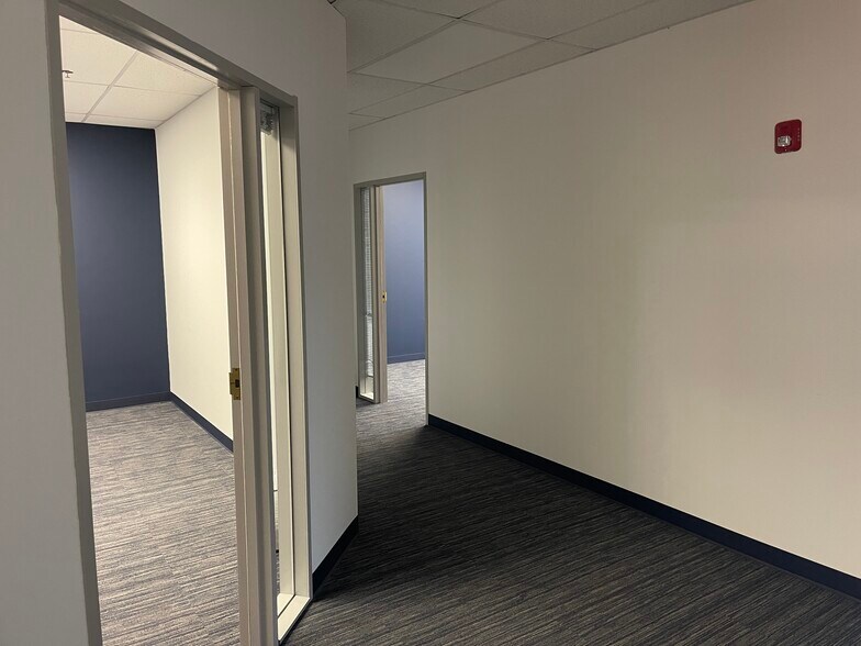 More Photos Of 50101 Governors Dr, Chapel Hill Office For Lease