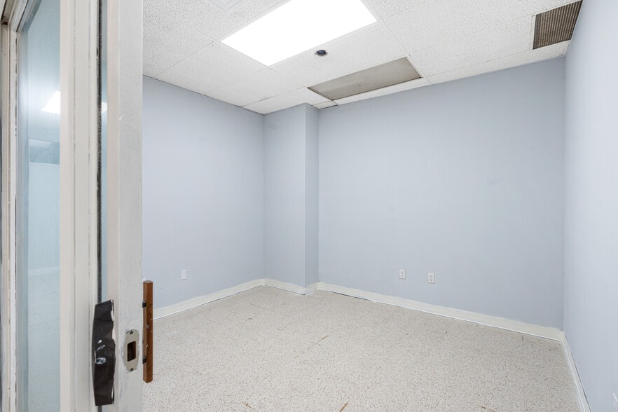 More Photos Of 4150 Kensington Ave, Philadelphia Warehouse For Lease