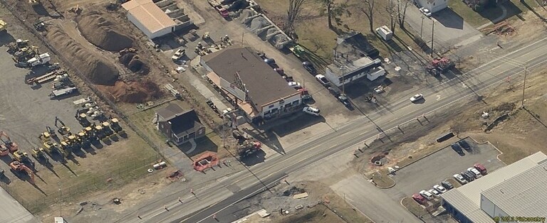 More Photos Of 3954 W Main St, Salem Freestanding For Lease