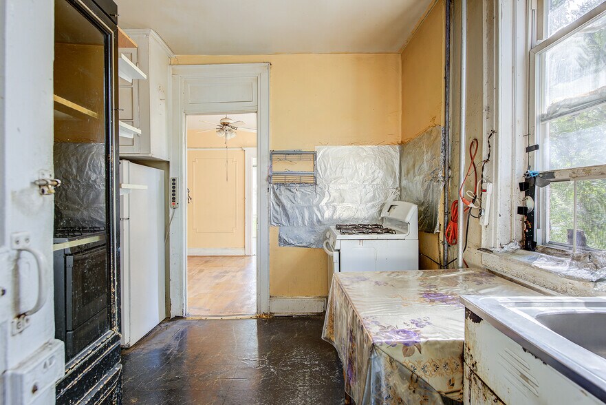 More Photos Of 1701 Gates Ave, Ridgewood Apartments For Sale
