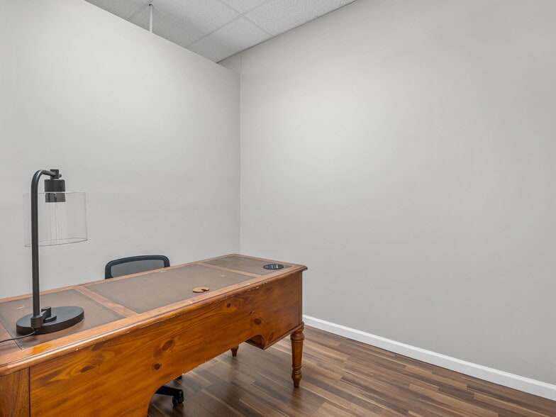 More Photos Of 516 E Main St, Spartanburg Storefront For Sale