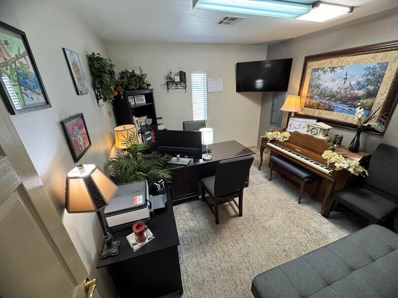 More Photos Of 1909 Indian Wells Rd, Alamogordo Loft Creative Space For Sale