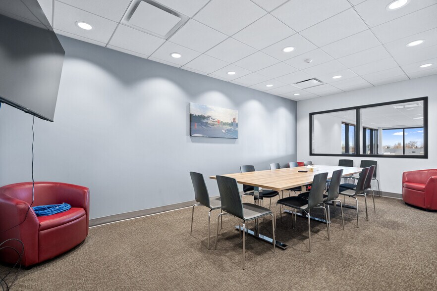 More Photos Of 2202 50 Av, Lloydminster Auto Dealership For Sale
