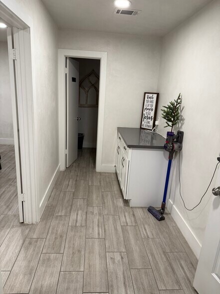 More Photos Of 10130 Talley Ln, Houston Warehouse For Lease