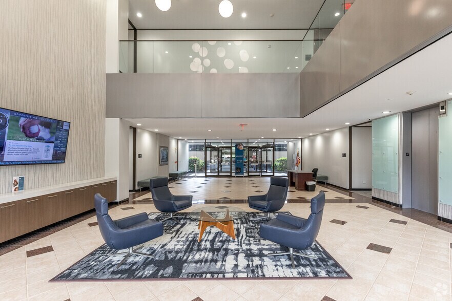 More Photos Of 1717 St. James Place, Houston Office For Lease